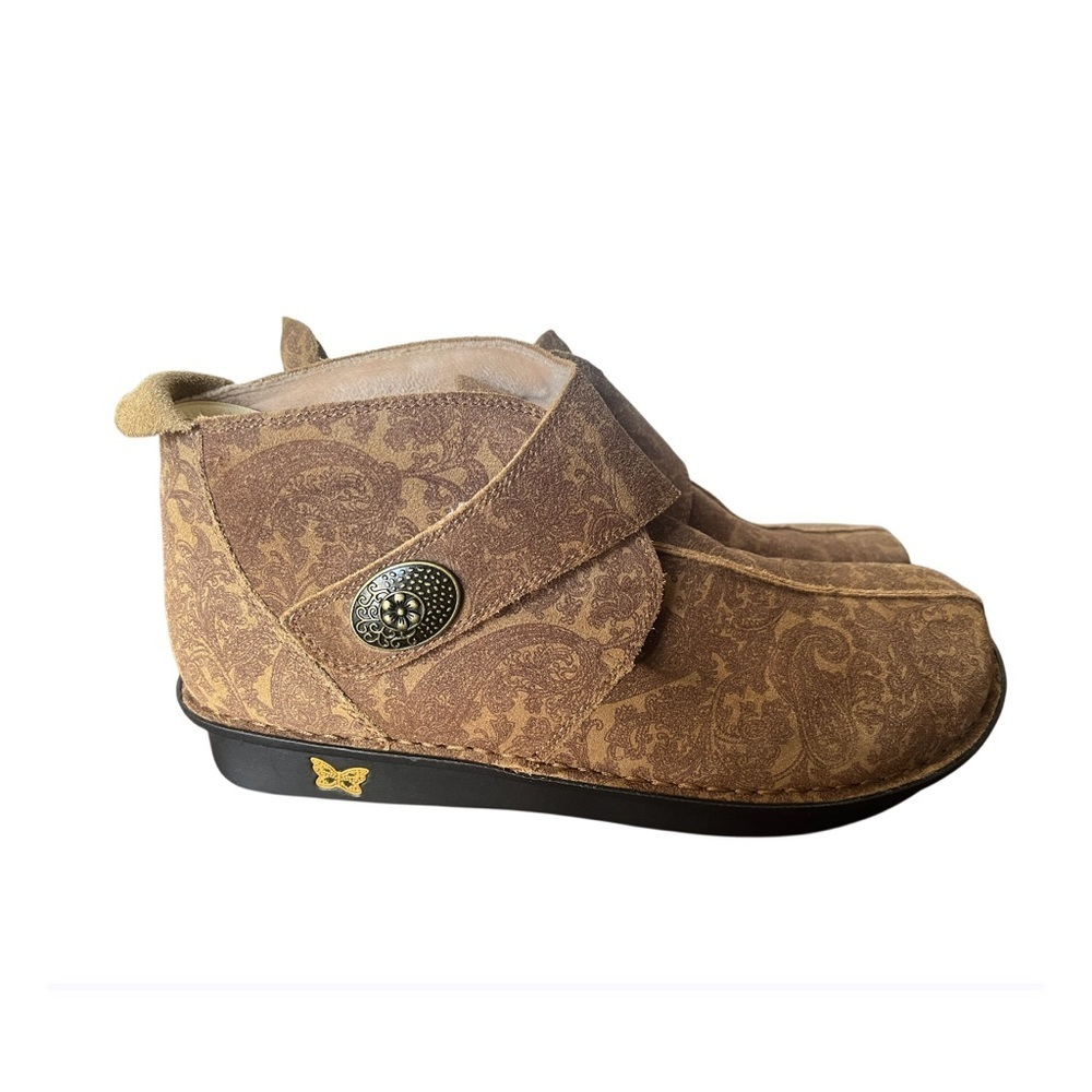 Algeria PGLite Cairo Brown Suede Boots. Euro size 42, US size 11.